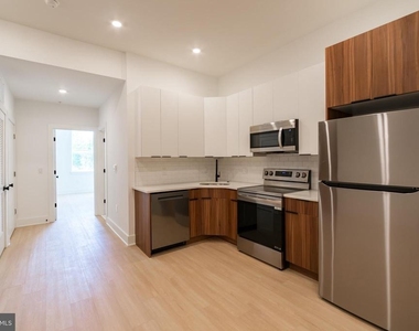 4408 Lancaster Avenue - Photo Thumbnail 4