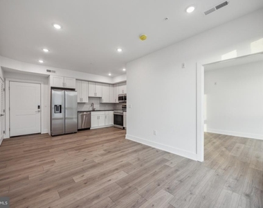 1350 N Front Street - Photo Thumbnail 6