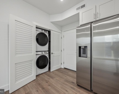 1350 N Front Street - Photo Thumbnail 7