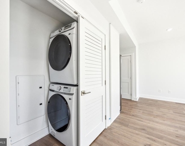 1350 N Front Street - Photo Thumbnail 8