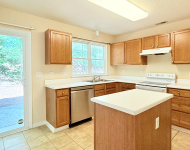 418 Bergen Avenue - Photo Thumbnail 5