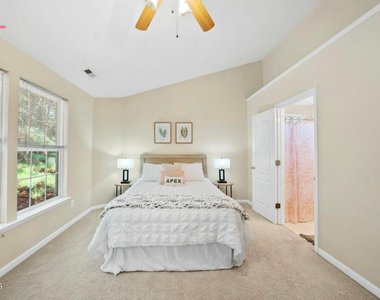 418 Bergen Avenue - Photo Thumbnail 7