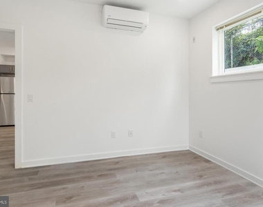 2046 E Lehigh Avenue - Photo Thumbnail 13