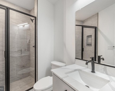 2046 E Lehigh Avenue - Photo Thumbnail 16
