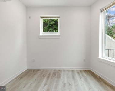 2046 E Lehigh Avenue - Photo Thumbnail 14