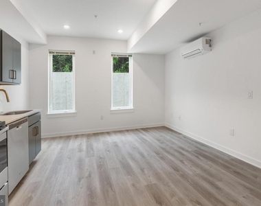 2046 E Lehigh Avenue - Photo Thumbnail 5