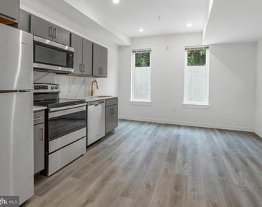 2046 E Lehigh Avenue - Photo Thumbnail 3