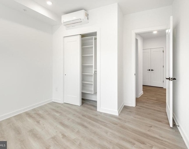 2046 E Lehigh Avenue - Photo Thumbnail 19