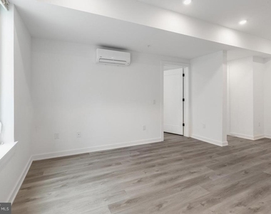 2046 E Lehigh Avenue - Photo Thumbnail 7