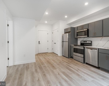 2046 E Lehigh Avenue - Photo Thumbnail 8