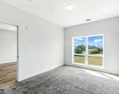 2110 E Norris Street - Photo Thumbnail 4