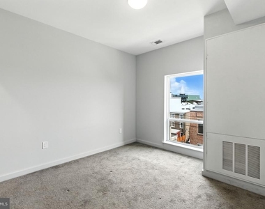 2110 E Norris Street - Photo Thumbnail 12