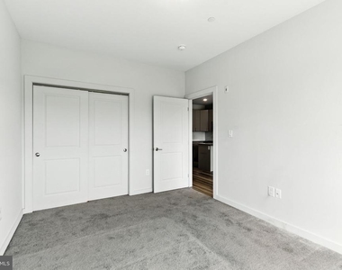 2110 E Norris Street - Photo Thumbnail 5