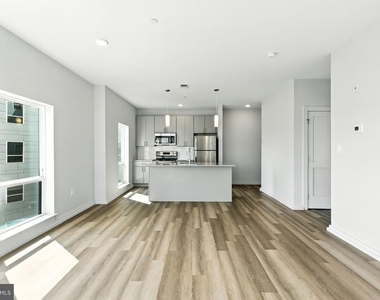 2110 E Norris Street - Photo Thumbnail 8