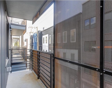 2009 N Howard Street - Photo Thumbnail 6