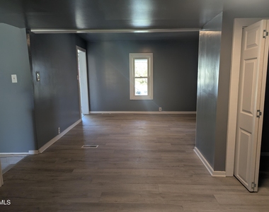 502 E Surles Street - Photo Thumbnail 14