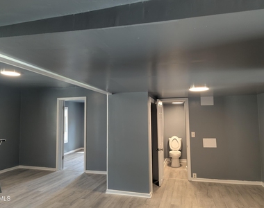 502 E Surles Street - Photo Thumbnail 3