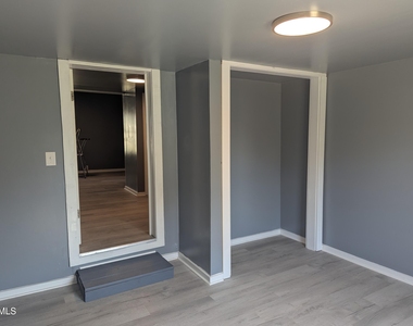 502 E Surles Street - Photo Thumbnail 7