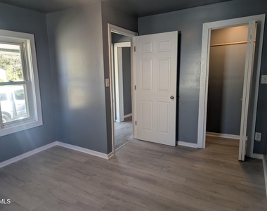 502 E Surles Street - Photo Thumbnail 20