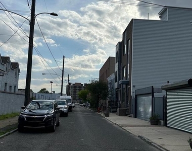 3380 Agate Street - Photo Thumbnail 30