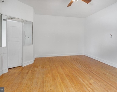 707 W Girard Avenue - Photo Thumbnail 22