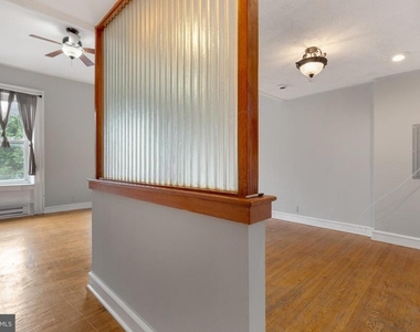 707 W Girard Avenue - Photo Thumbnail 2