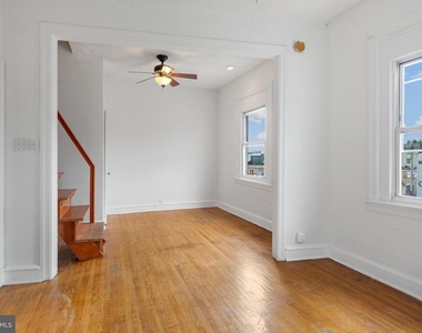 707 W Girard Avenue - Photo Thumbnail 13