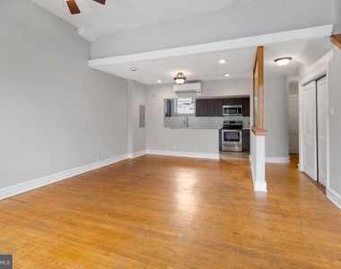 707 W Girard Avenue - Photo Thumbnail 6