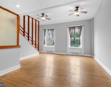 707 W Girard Avenue - Photo Thumbnail 4