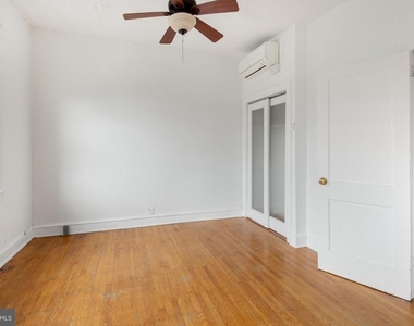 707 W Girard Avenue - Photo Thumbnail 15