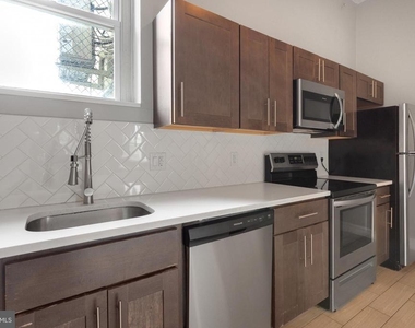 707 W Girard Avenue - Photo Thumbnail 10