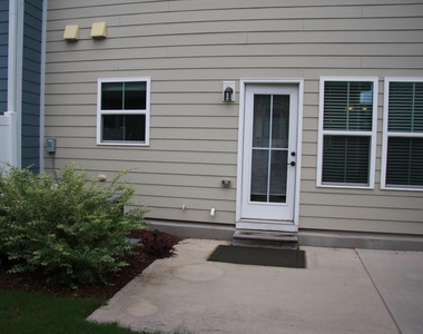 1013 Semora Lane - Photo Thumbnail 24