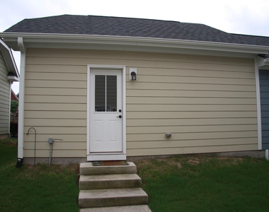 1013 Semora Lane - Photo Thumbnail 25