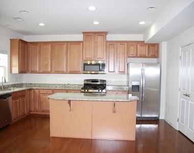 1013 Semora Lane - Photo Thumbnail 5