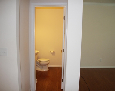1013 Semora Lane - Photo Thumbnail 10