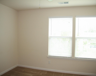 1013 Semora Lane - Photo Thumbnail 20