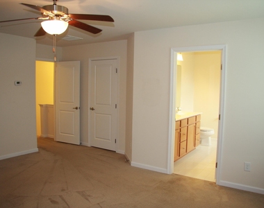 1013 Semora Lane - Photo Thumbnail 14