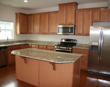 1013 Semora Lane - Photo Thumbnail 6