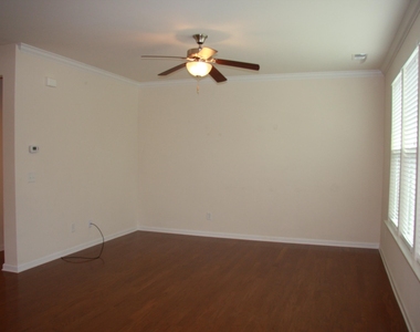 1013 Semora Lane - Photo Thumbnail 4