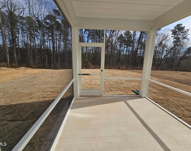 469 Willard Wds Drive - Photo Thumbnail 9