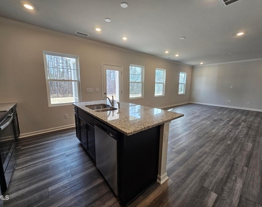 469 Willard Wds Drive - Photo Thumbnail 13