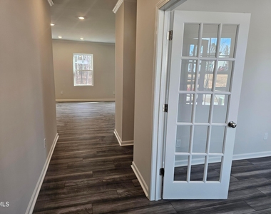 469 Willard Wds Drive - Photo Thumbnail 4