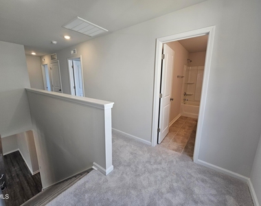 469 Willard Wds Drive - Photo Thumbnail 14