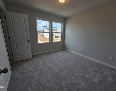 469 Willard Wds Drive - Photo Thumbnail 17
