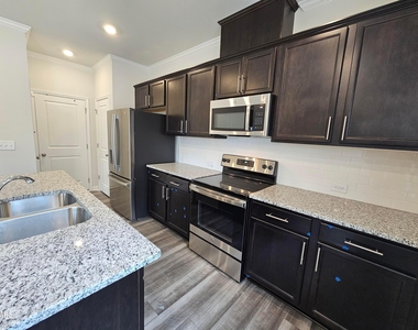 469 Willard Wds Drive - Photo Thumbnail 12