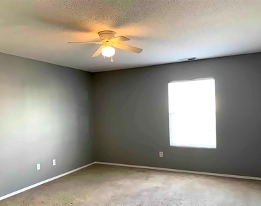 3003 Skybrook Lane - Photo Thumbnail 5
