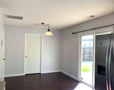 3003 Skybrook Lane - Photo Thumbnail 3