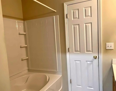 3003 Skybrook Lane - Photo Thumbnail 9