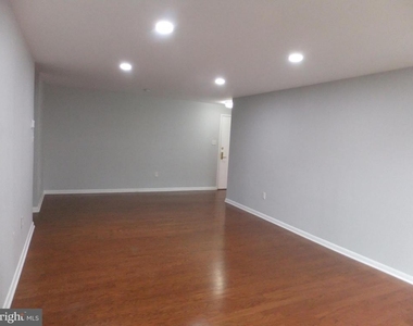 1637 Oakwood Drive - Photo Thumbnail 10