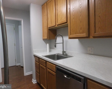 1637 Oakwood Drive - Photo Thumbnail 8